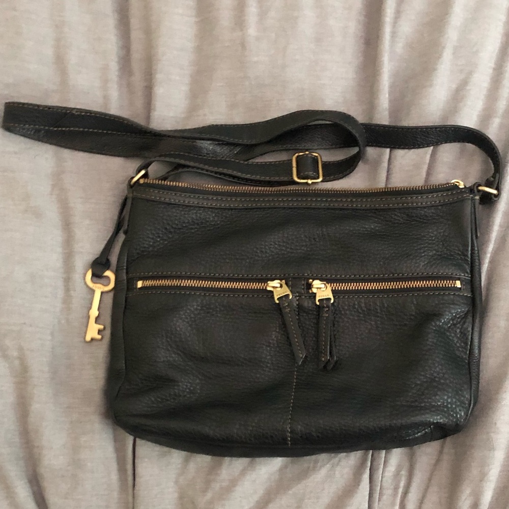 Black leather fossil crossbody purse